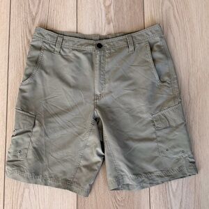 Men’s Magellan Outdoors Tan Cargo Shorts 32
